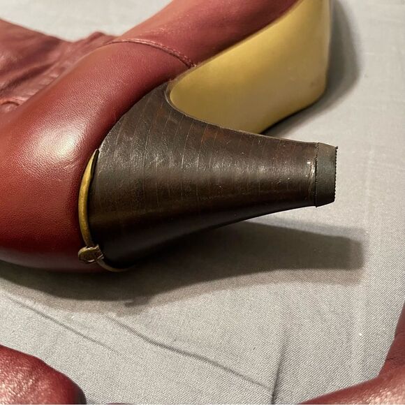 Etienne Aigner Red Heeled Boots with Vintage Flair - Picture 3 of 8